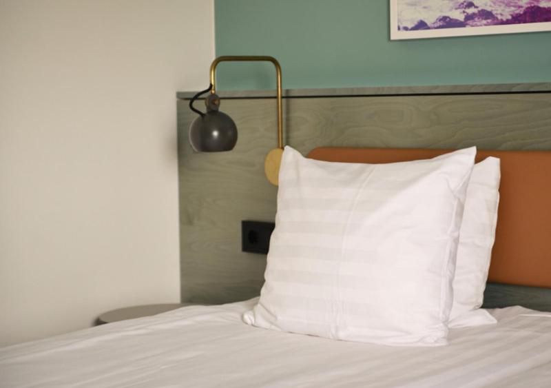 Compact Double Room image 4