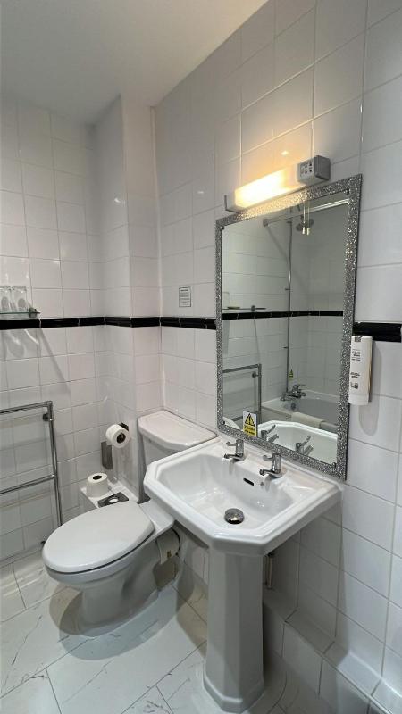 Ashley Court Hotel - image 10