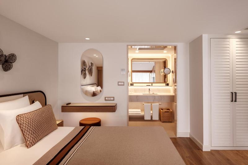 Quadruple Room with Sea View image 3
