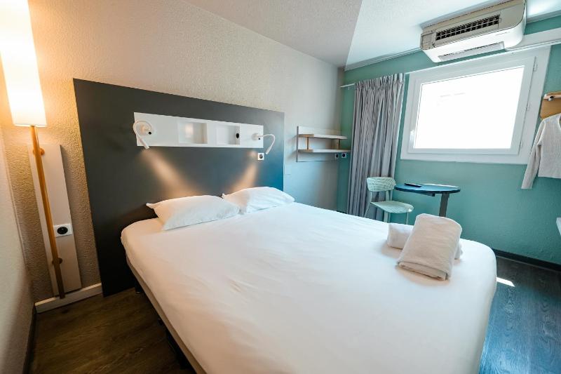Standard Double Room image 1