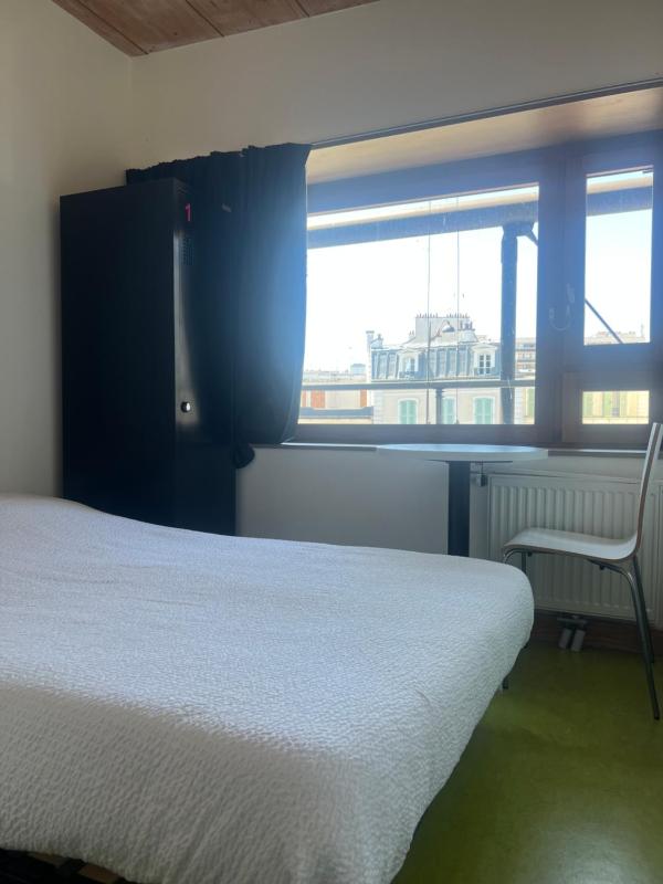 Double Room with Bathroom image 3