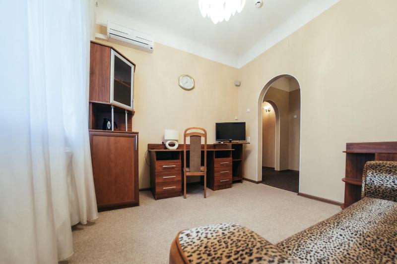 Standard Double Room image 3