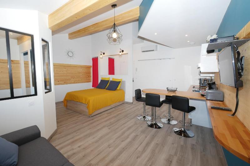 Superior Apartment image 4