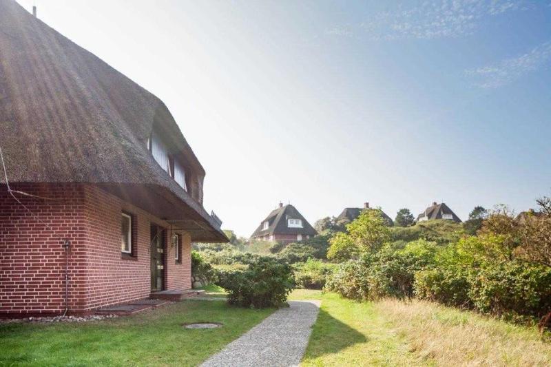Two-Bedroom Apartment with Shower  image 3