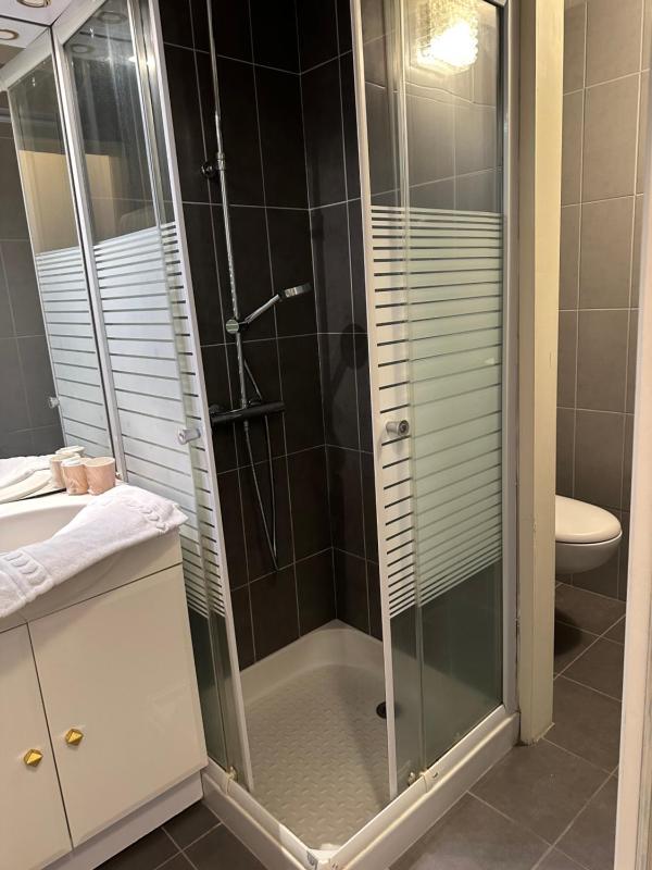 Standard Double Room image 2