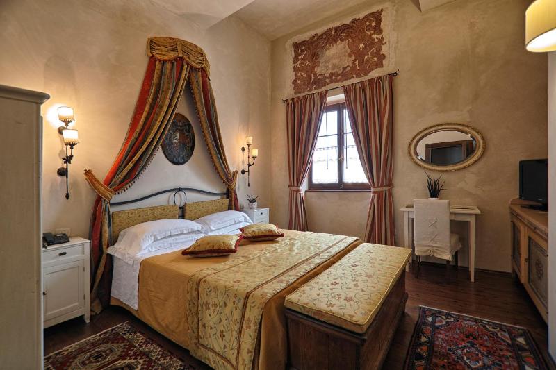 Superior Double Room image 3