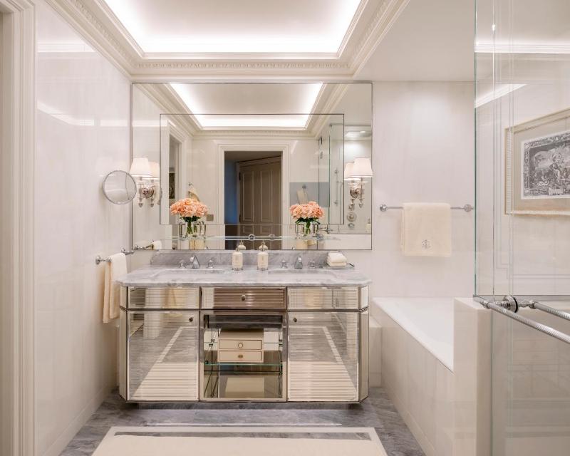 Superior King Room image 1