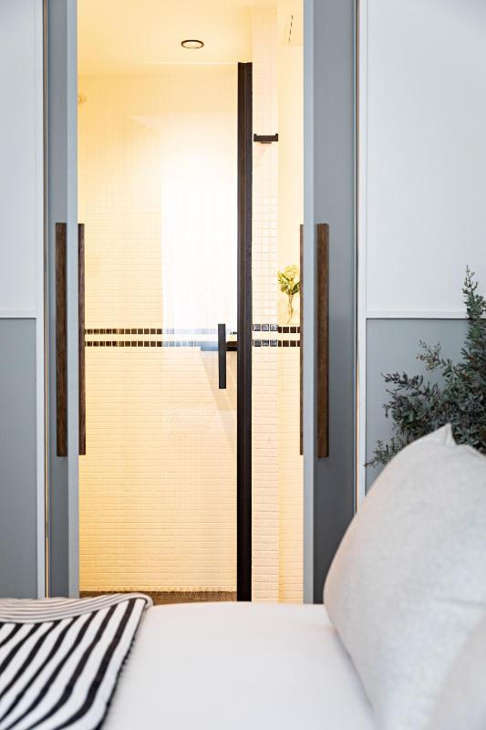 Classic Double Room - Non-Smoking image 2