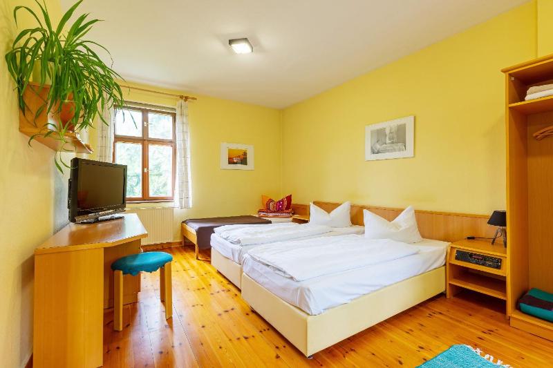 Double Room image 4