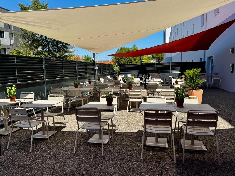 Sure Hotel by Best Western Nantes Beaujoire - image 2