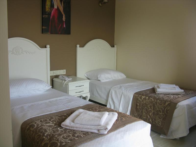 Double Room with Side Sea View image 4