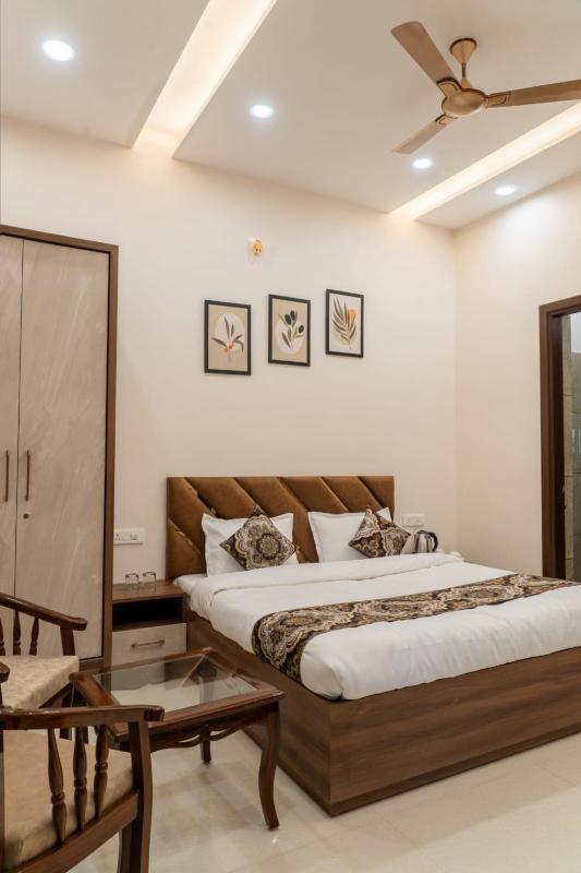 SOLACE INN with Lift near GOLDEN temple - image 1