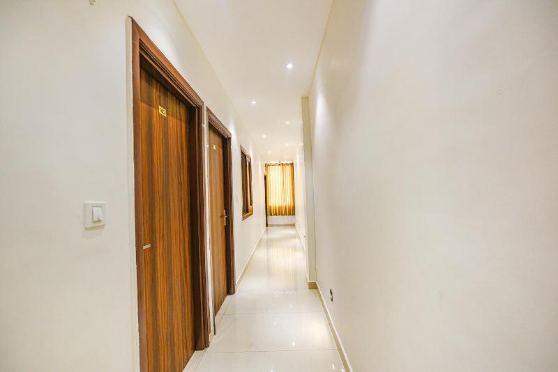 SOLACE INN with Lift near GOLDEN temple - image 14