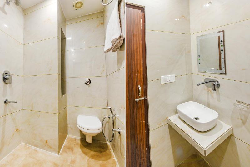 SOLACE INN with Lift near GOLDEN temple - image 5
