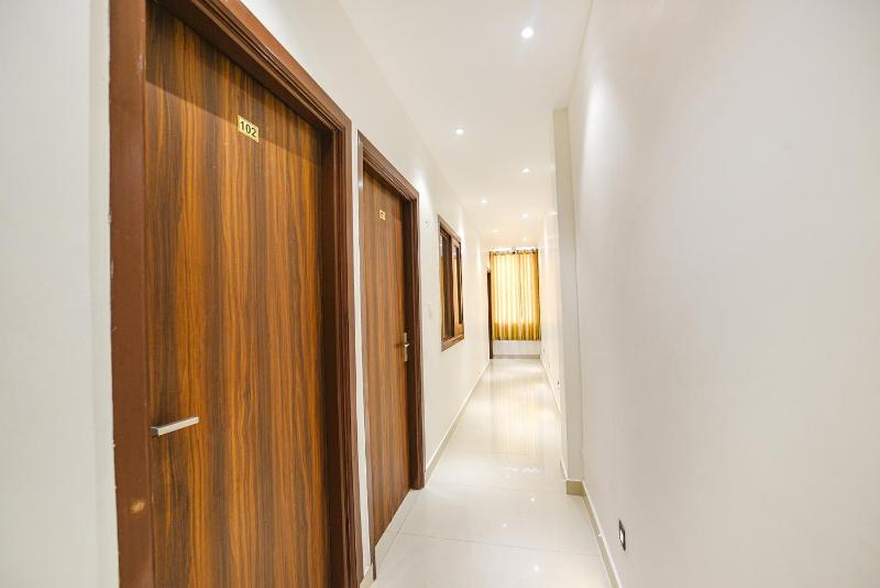SOLACE INN with Lift near GOLDEN temple - image 10