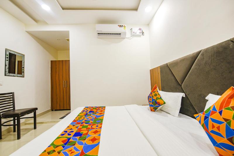 SOLACE INN with Lift near GOLDEN temple - image 6