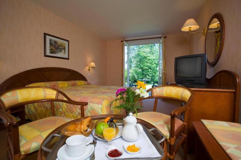 Double Room image 2