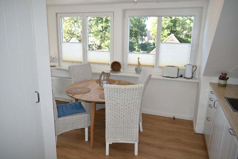 Fischerhus Ferienwohnung Deck 2 - image 7