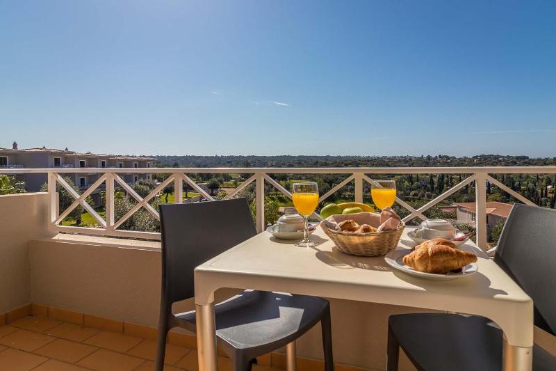 One-Bedroom Duplex Aparment with Balcony image 1