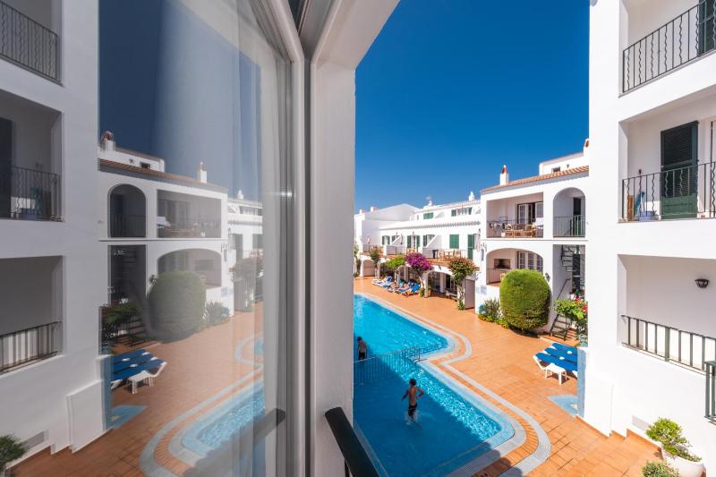 Apartment with Pool View  image 1