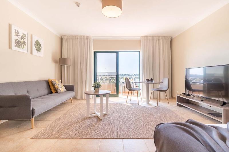 Studio Apartment image 3