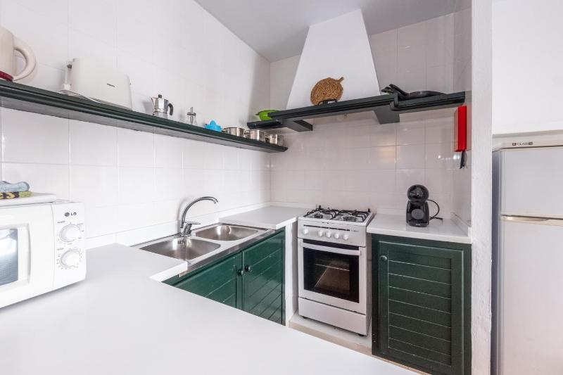 One-Bedroom Apartment image 4