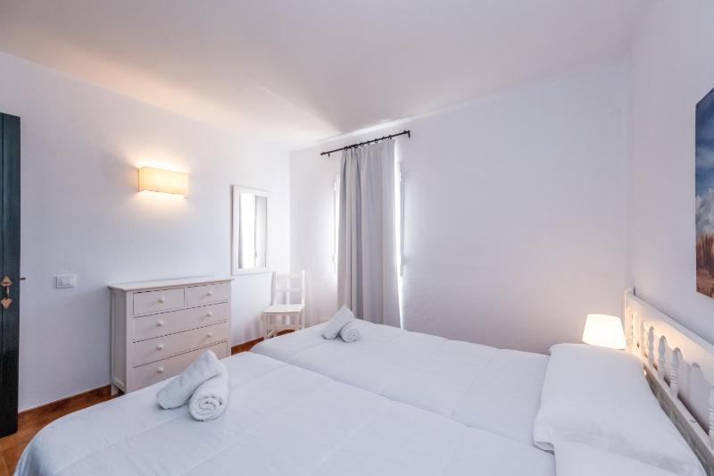 One-Bedroom Apartment image 1