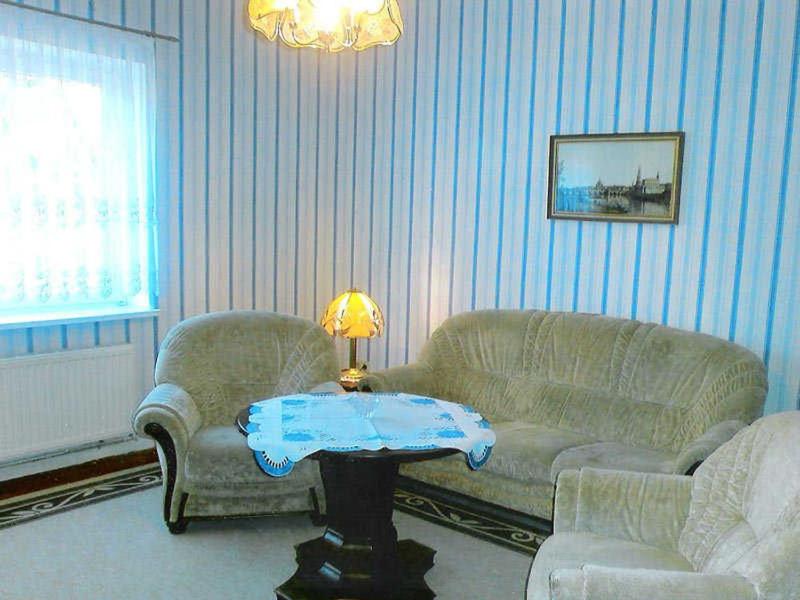 One-Bedroom Apartment image 3