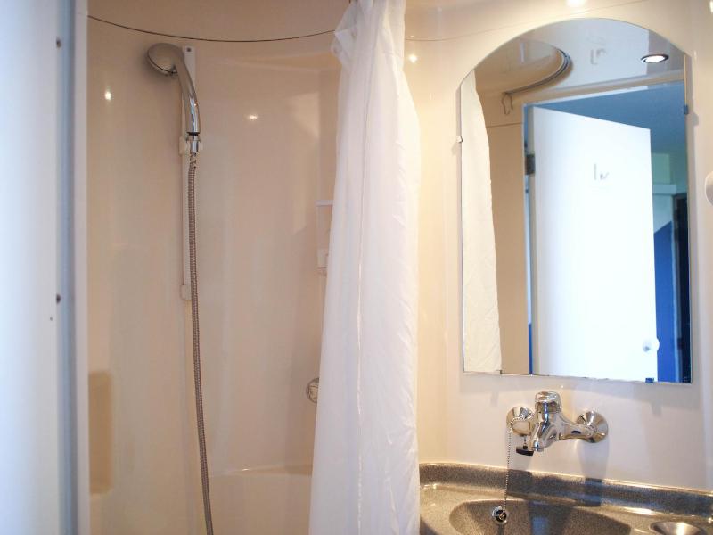 Double Room image 3