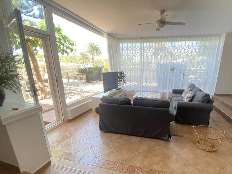 Th29 Deluxe beachfront apartment in Tamarit - image 5