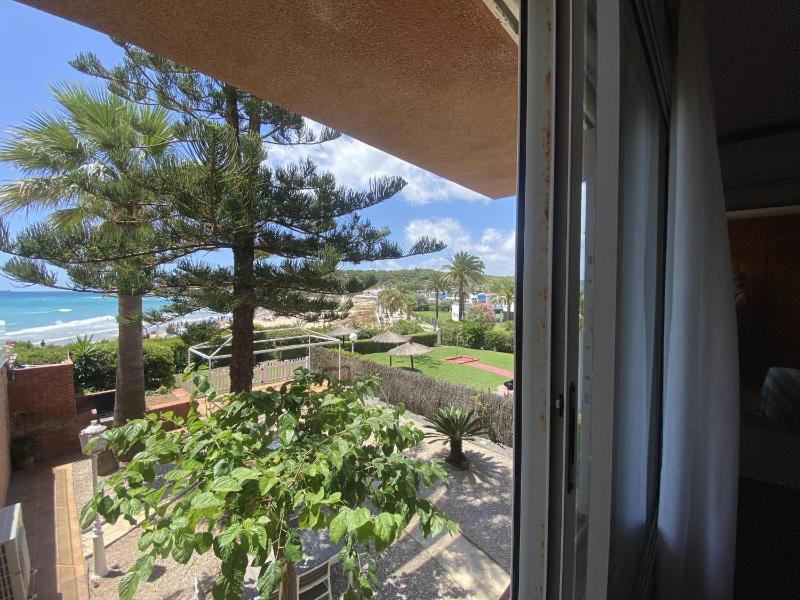 Th29 Deluxe beachfront apartment in Tamarit - image 18
