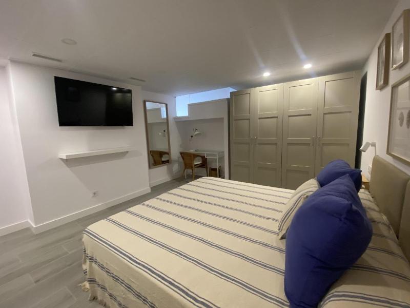 Th29 Deluxe beachfront apartment in Tamarit - image 8