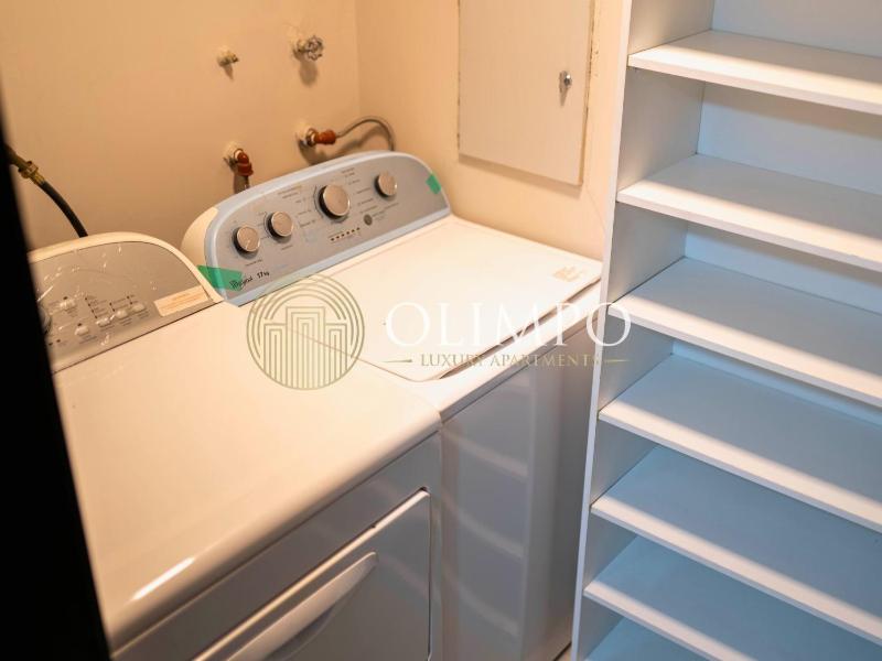 Suite moderna con vista a la ciudad y al río en Puerto Santa Ana - image 10