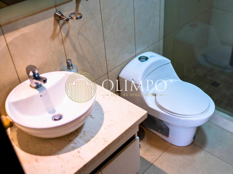 Suite moderna con vista a la ciudad y al río en Puerto Santa Ana - image 7