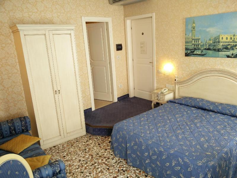 Junior Suite image 2