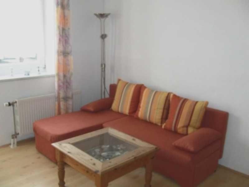 One-Bedroom Apartment with Shower image 1