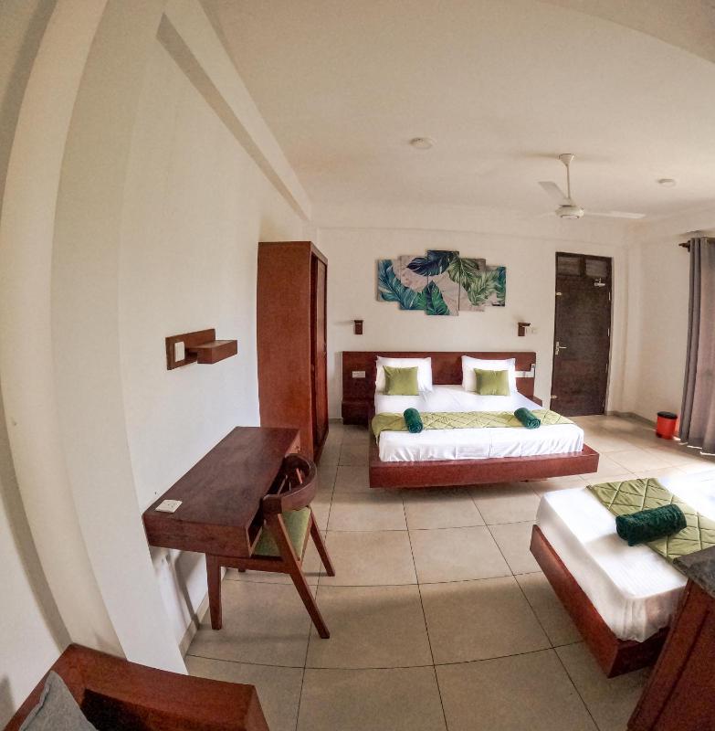 Traveller's Hotel Hikkaduwa - image 6