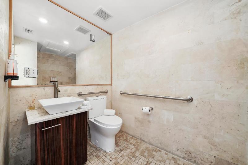 Whitelaw Hotel - image 37