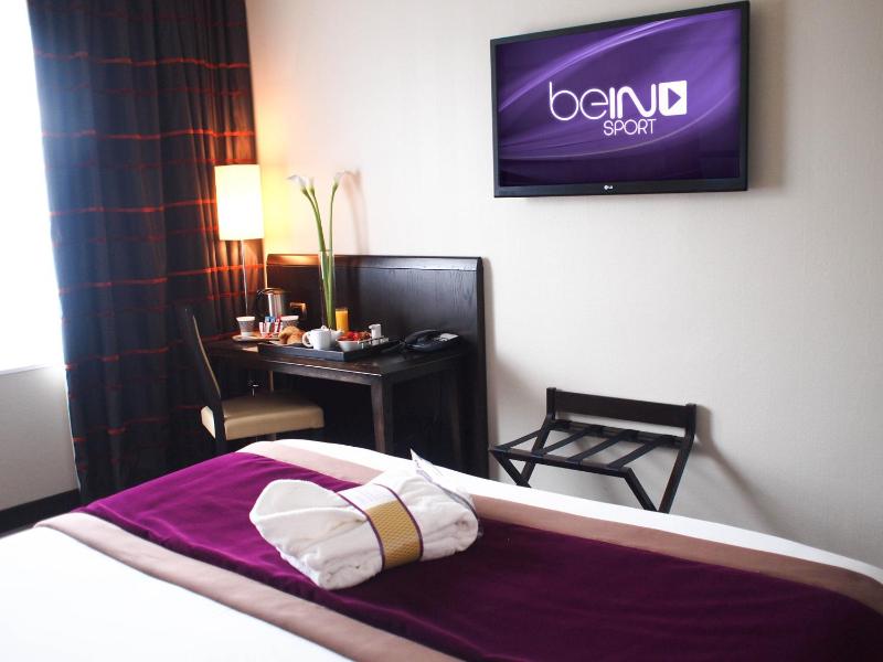 Standard Room 2 Singles Beds image 4