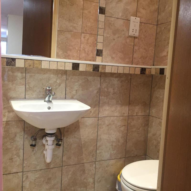 Double Room with private toilet and shower image 3