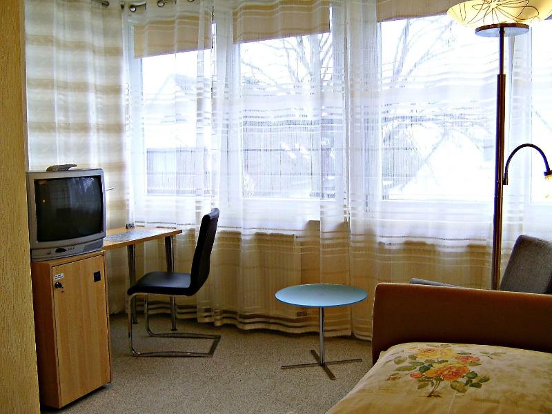 Single Room image 4