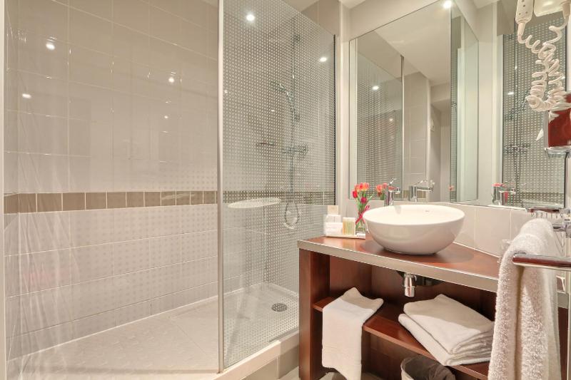 Standard Twin Room image 2