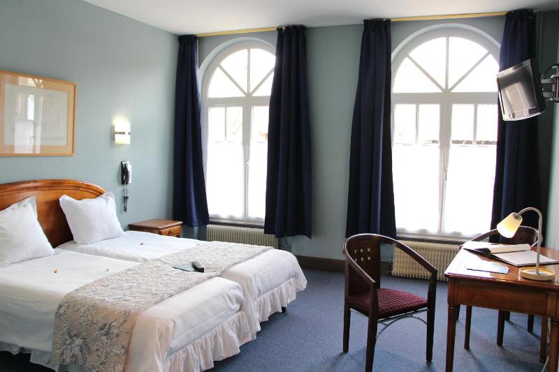 Twin Room image 2