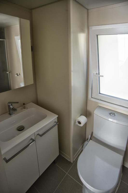 Deluxe Bungalow with Kitchen and Patio image 3