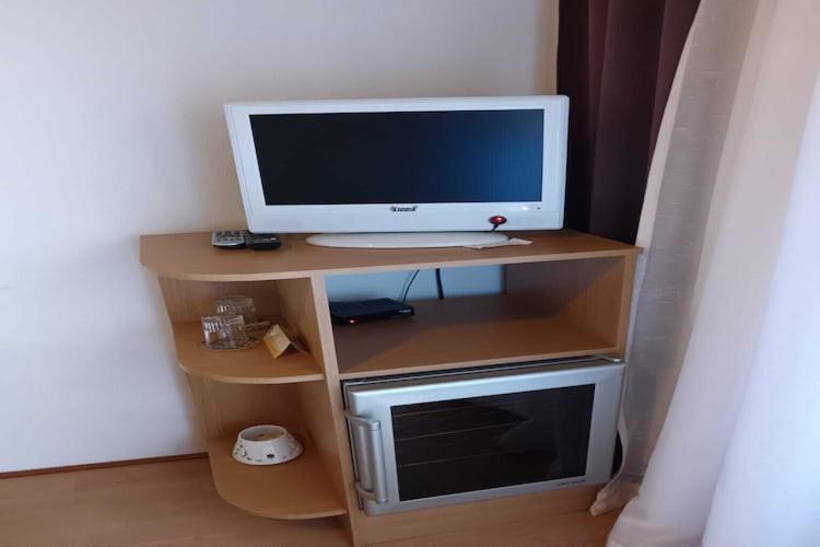 Guest House Villa Daniel - Two Bedroom Apartment with Balcony - image 17