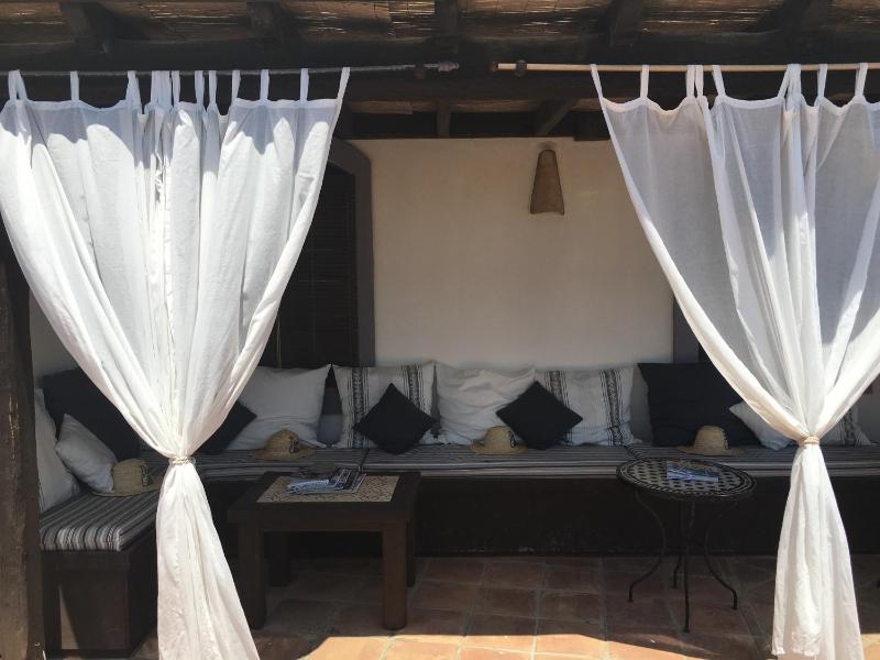 Darcilla Guest House - image 28