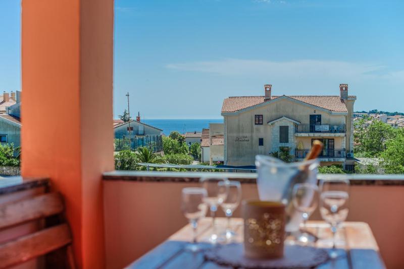 Two-Bedroom Apartment with Sea View (5 Adults) image 3