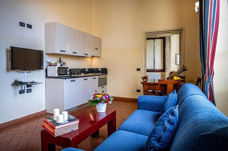Apartment with 2 bedrooms and view of the Dome of the Cathedral (4 Adults) image 1