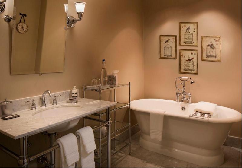 Superior King Room image 1