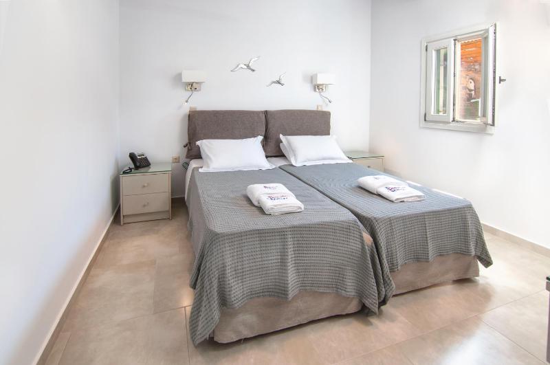 Quadruple Room with Balcony and Sea View image 2